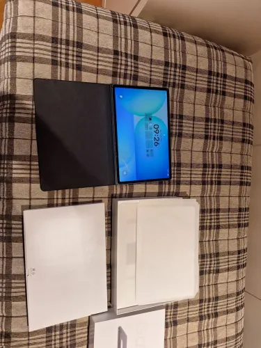 Tablet Sansung Galaxi S10 Cinza, Fe + 5G, 128 Gb, 8 Gb , Tela de 13,1", 90 Hz, S Pen Capa