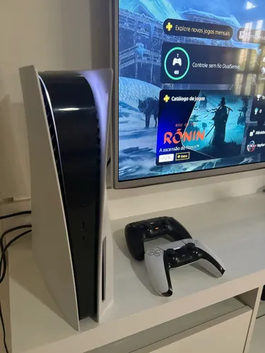 Playstation 5 Com disco + Controles