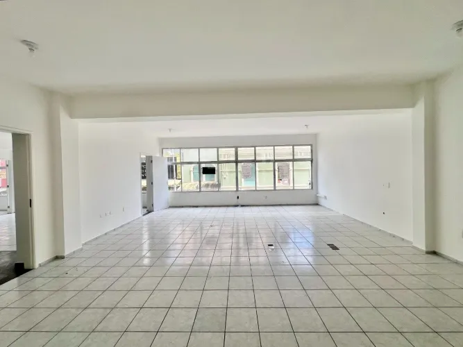 Sala Comercial de 460.72m² no bairro Centro