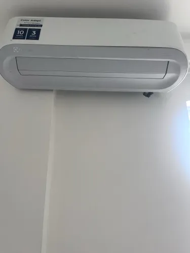 Ar-condicionado Electrolux Split 12.000 BTUs - 220V
