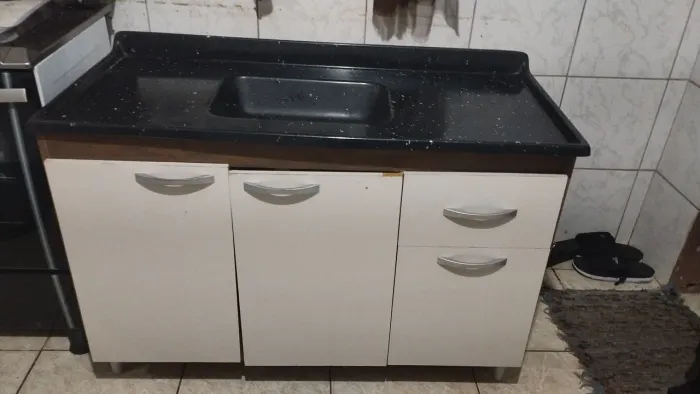 Balcão com pia usado em bom estado