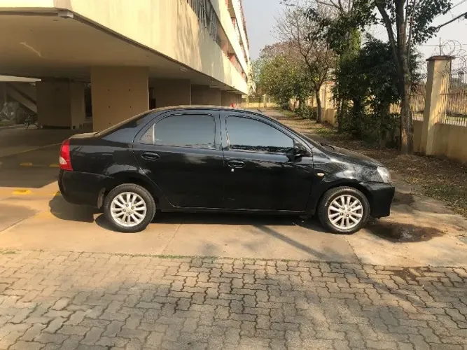 Toyota Etios XLS Sedan 1.5 Flex 16V 4P Mec. 2013