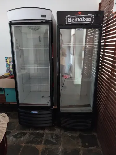 Freezer verticar 220v pra  Conveniecia, Mercado, Padaria  . Cada 2.500, /9x 350,no crédito