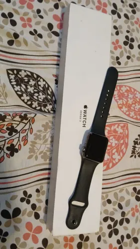 Vendo Relógio Apple Watch seminovo completo, para sair logo por 450$