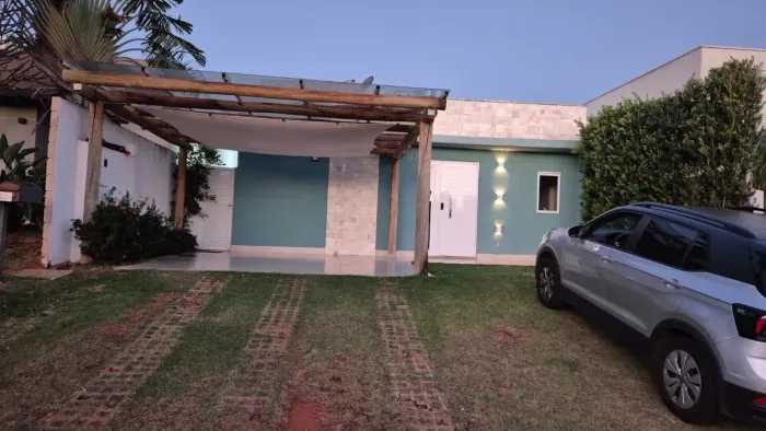 Venda - Casa linda em condomínio, zona sul, Laranjeiras - Uberlândia - MG