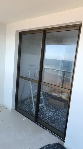 VENDO PORTA NOVA