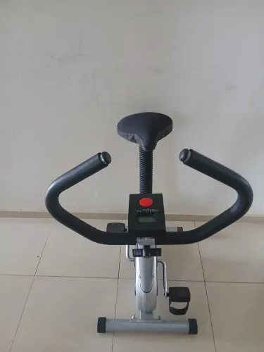 Bicicleta Ergométrica Vertical Liftness Bc100 Metal Preto