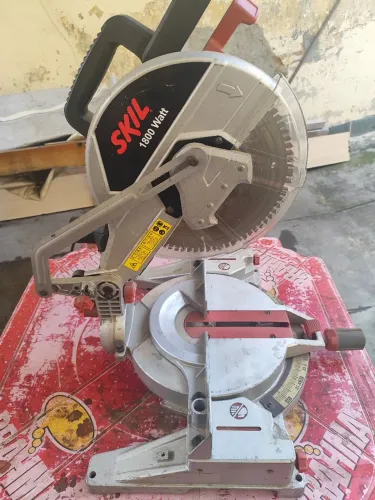 Meia esquadria Skil 1800 W