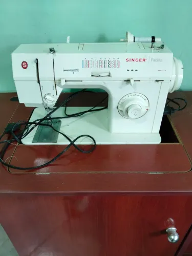 Máquina de costura , Singer Facilita