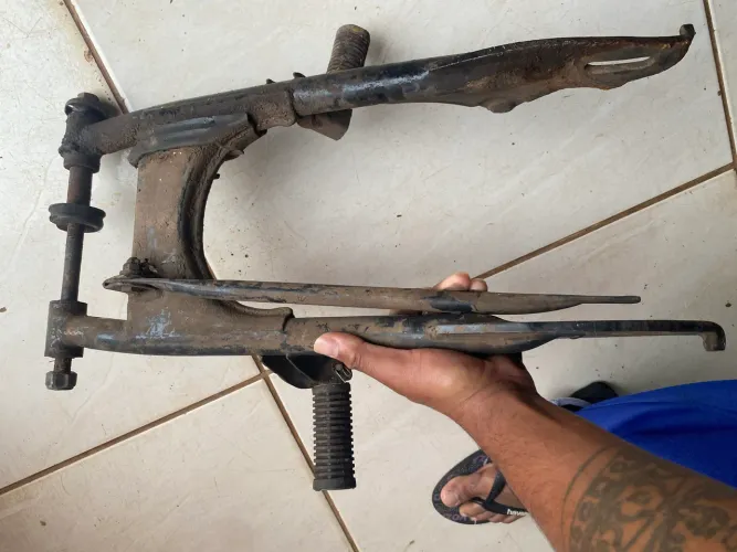 Peças Originais Honda CG 125 Titan 99 - Balança, Amortecedores e Espelho de Freio