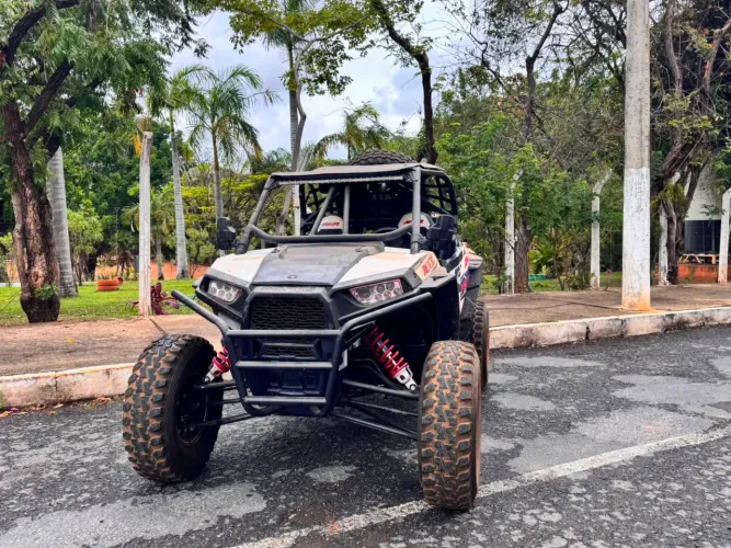 UTV Polaris 1000cc - Ótimo estado de conservação