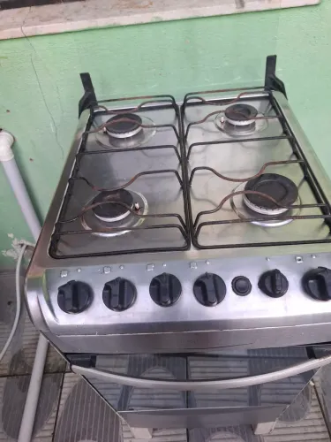 Vendo um fogão elétrico 