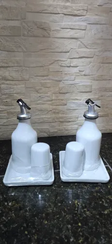 Par Galheteiro Com Dosador Em Inox Porcelana e Paliteiro