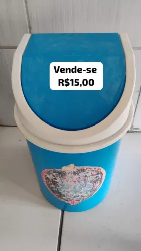 Lixeira-conformes, nas fotos-só para desapegar