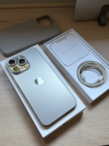 iPhone 15 Pro Max 256Gb Titanium Novíssimo