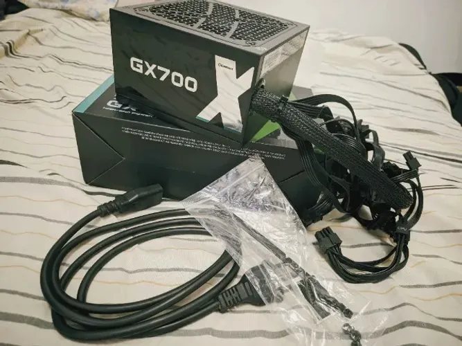 Gamemax 700w Fonte 80 Plus Gold Preto