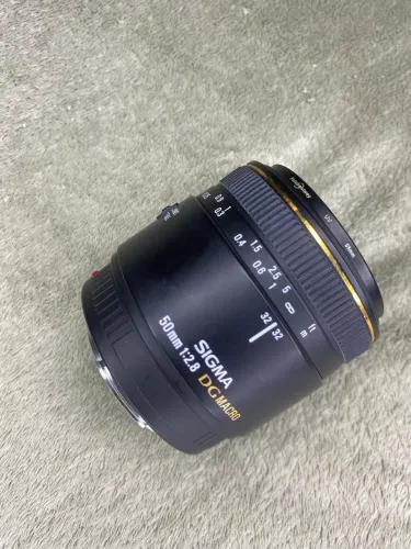 Troco -Sigma 50mm f/2.8 EX DG Macro 1:1 ? Lente Fixa Macro para DSLR