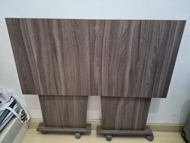 Escrivaninha/mesa dobrável com rodinhas