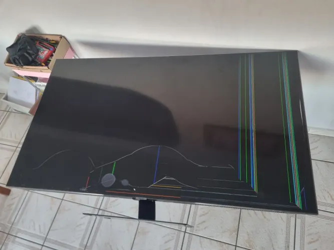 Tv para retirada de peças