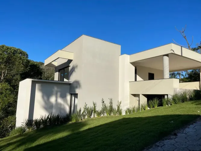 Casa em condomínio com vista incomparável