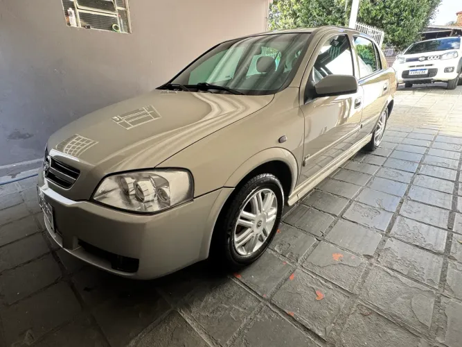 Chevrolet Astra 2.0 8V/ CD 2.0 8V Hatchback 5P MEC 2004