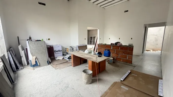 Casa térrea à venda com 3 dormitórios sendo 1 suíte no Residencial Santa Giovana
