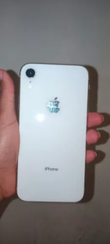 O phone xr 64gb, branco usado (em perfeito estado poucas marcas de uso saúde da bateria77%