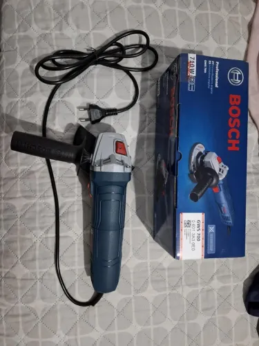 Esmerilhadeira Bosch GWS 700, 710W 220V Ate 5x Sem juros