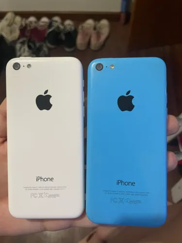 2 iPhone 5c quebrados