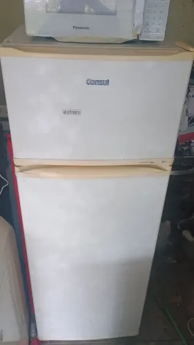 Vendo geladeira funcionando perfeitamente Consul 330 litros