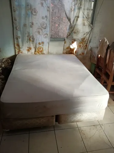 Vende se cama king por motivo de viagem pra levar hoje 300 reais aceito ofertas