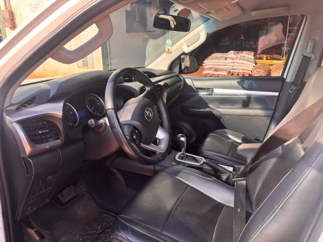 Toyota Hilux CD SR 4X4 2.8 TDI Diesel Aut. 2020