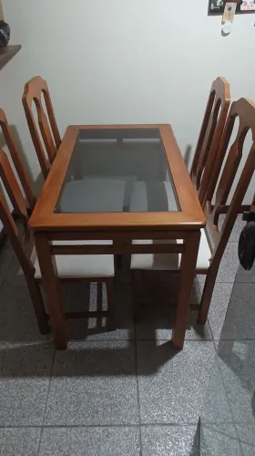 Mesa e Cadeiras