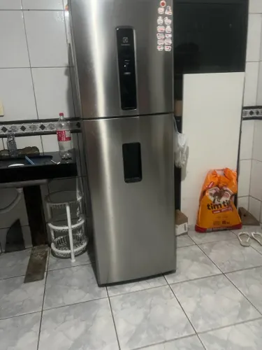 Vende -se geladeira