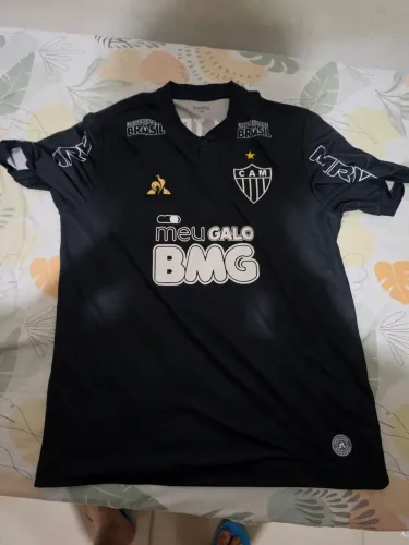 Camisa Atlético-MG de 2019, modelo all-black da fornecedora Le Coq