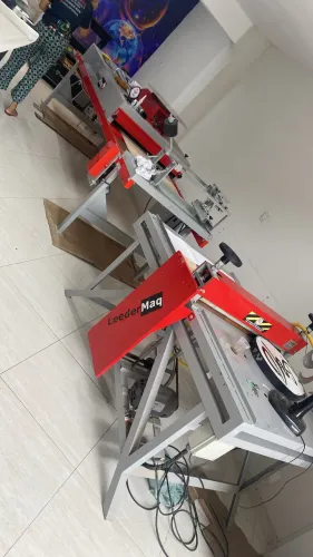 Máquina de corte e vinco e Esteira de secagem de silk