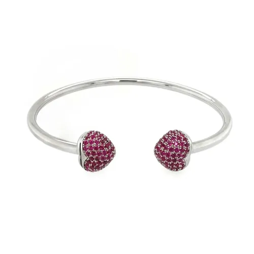 Pulseira Vivara com dois corações em zicornia