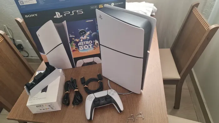 PS5 Slim + Acessórios