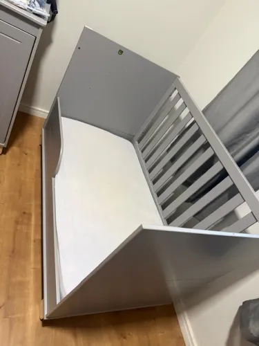 Berço 2 em 1 Infantil Cinza com Colchão