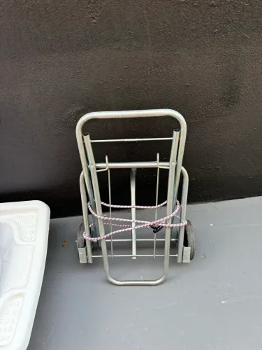 Carrinho multiuso, resistente