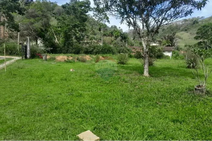 VENDO TERRENO 100% PLANO  Oportunidade Única! Pronto para Construir  1.953 m² de Liberdade