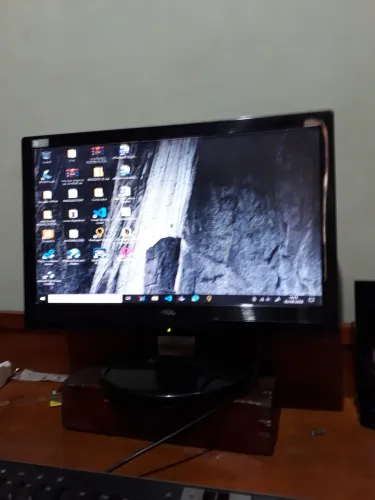 Monitor AOC 15 polegadas para PC. Perfeito!!!