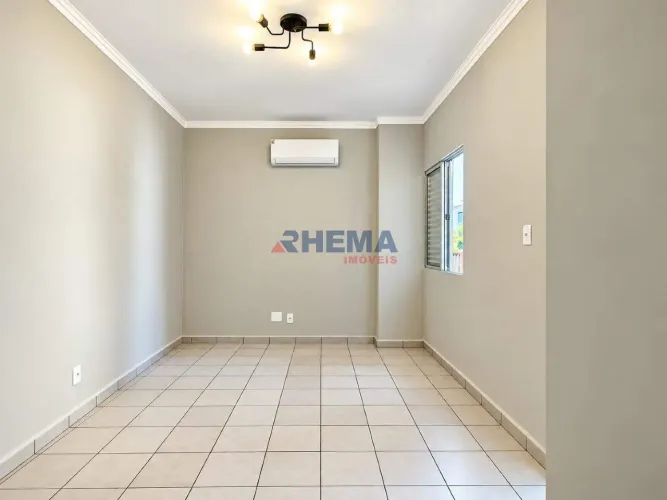 Reformado, a poucos passos do mar: uma excelente oportunidade para morar ou investir no Em