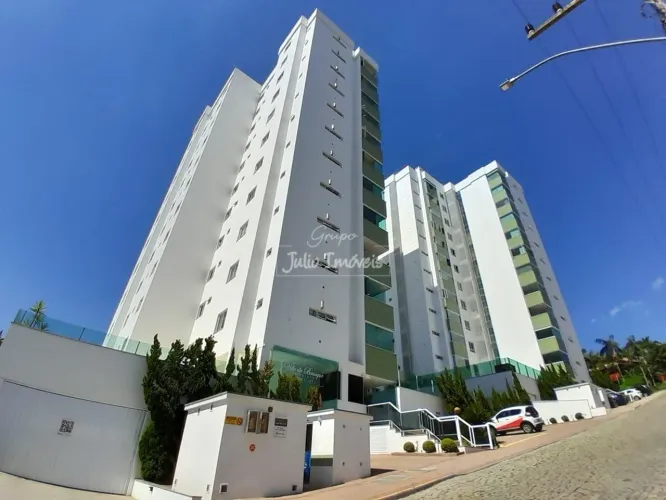 Apartamento com 03 dormitórios no bairro São Luiz