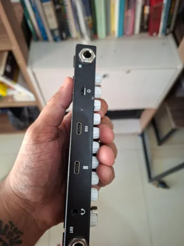 Pedaleira M-VAVE (Cuvave) Cube Baby para guitarra elétrica.