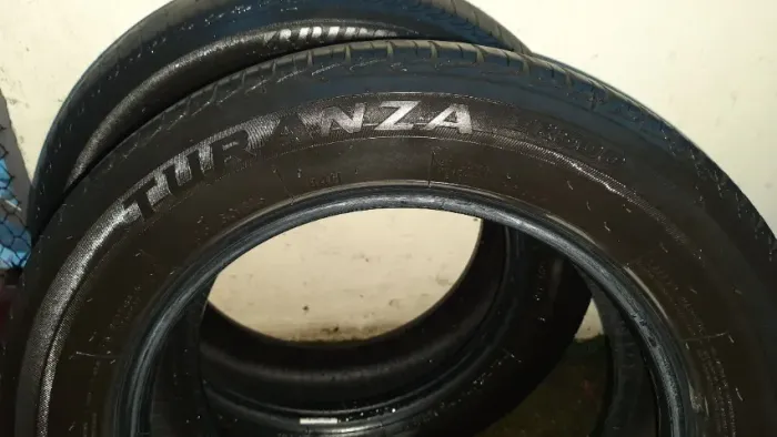 Pneu usado carro automovel