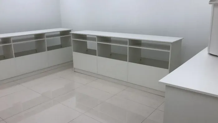 MÓVEIS COMERCIAIS