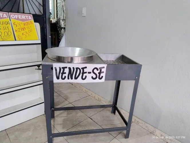Fritadeira Industrial com Mesa de Inox e Escorredor de Gordura