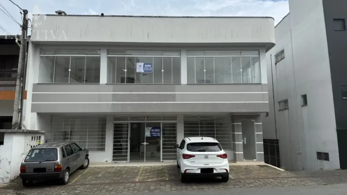 Sala comercial térrea para locação no bairro Nações, Indaial/SC.