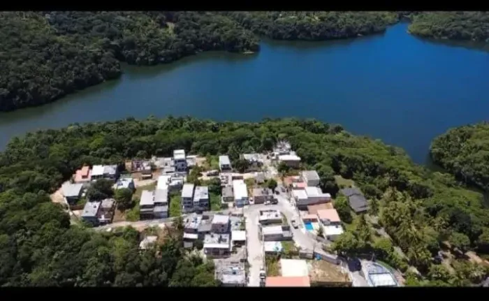 Casa com 4 pavimentos em Cajazeira Condominio LAGOA AZUL